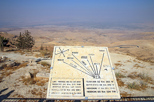 Yuk Melihat Pemandangan Gunung Nebo